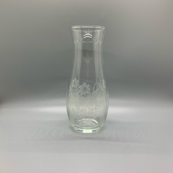 Flower etched vase - Picture 3 of 3